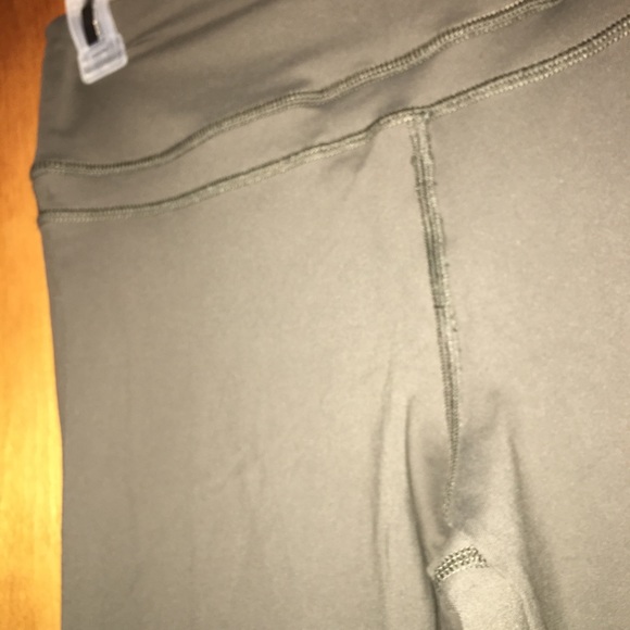 New f21 OLIVE GREEN LEGGINGS - Picture 4 of 4